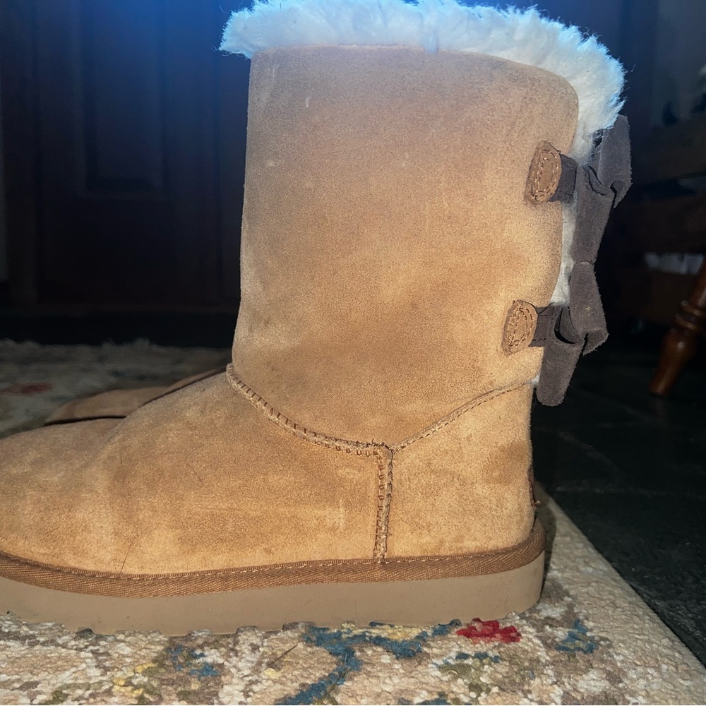 Bailey Bow Uggs - Picture 2 of 5